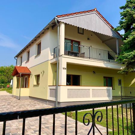 Pine&Chill2 Apartments Balatonalmádi Eksteriør billede